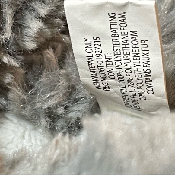 EUC Soft Slippers ladies size large/extra large machine, washable - Picture 6 of 8